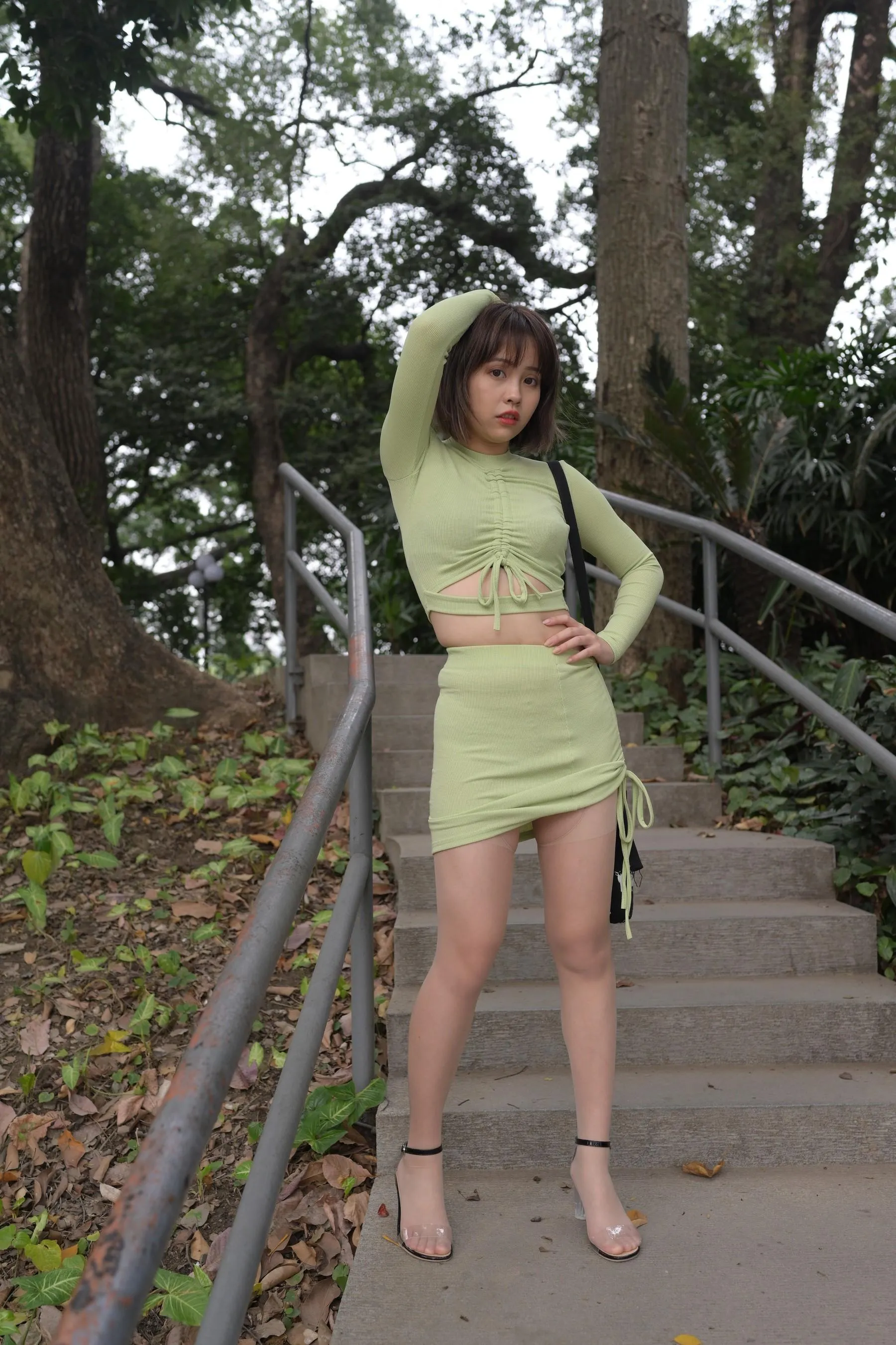 [魔镜街拍] NO.083 SM_0007程生街拍 微胖的美女肉丝袜美脚特写太性感 [413P]插图2